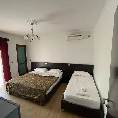 Centre Hotel Берат Екстер'єр фото