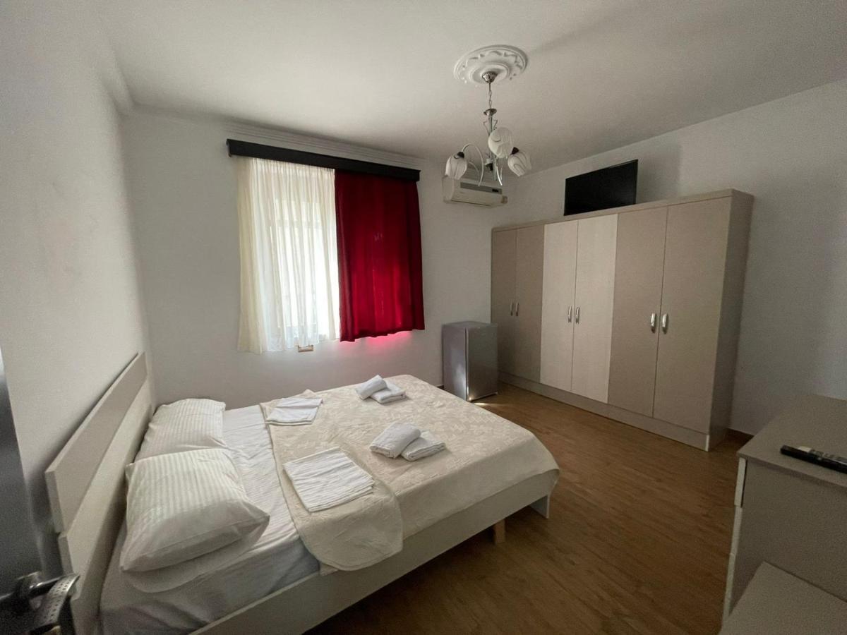 Centre Hotel Берат Екстер'єр фото