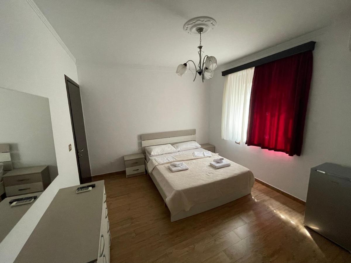 Centre Hotel Берат Екстер'єр фото